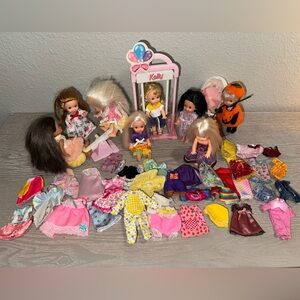Kelly Sisters Barbie Dolls With Extra Clothes & Play Set 1990's